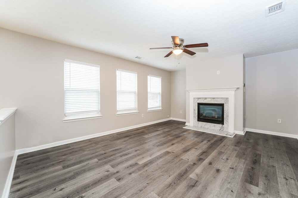 4969 Saddle Creek Cir - Photo 4 of 17