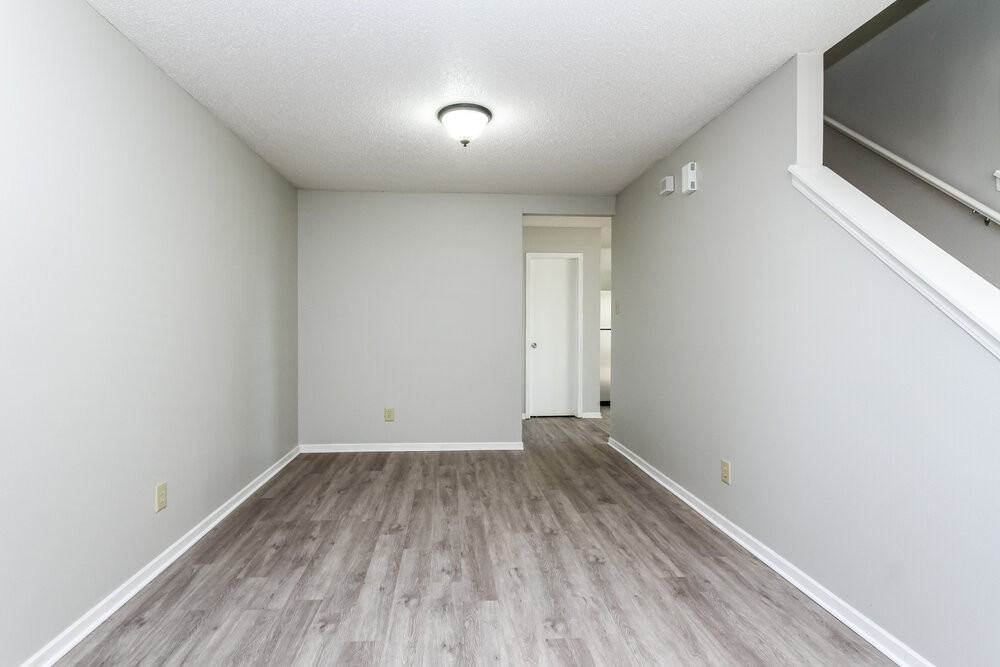 7926 Hydrangea Ct - Photo 2 of 15