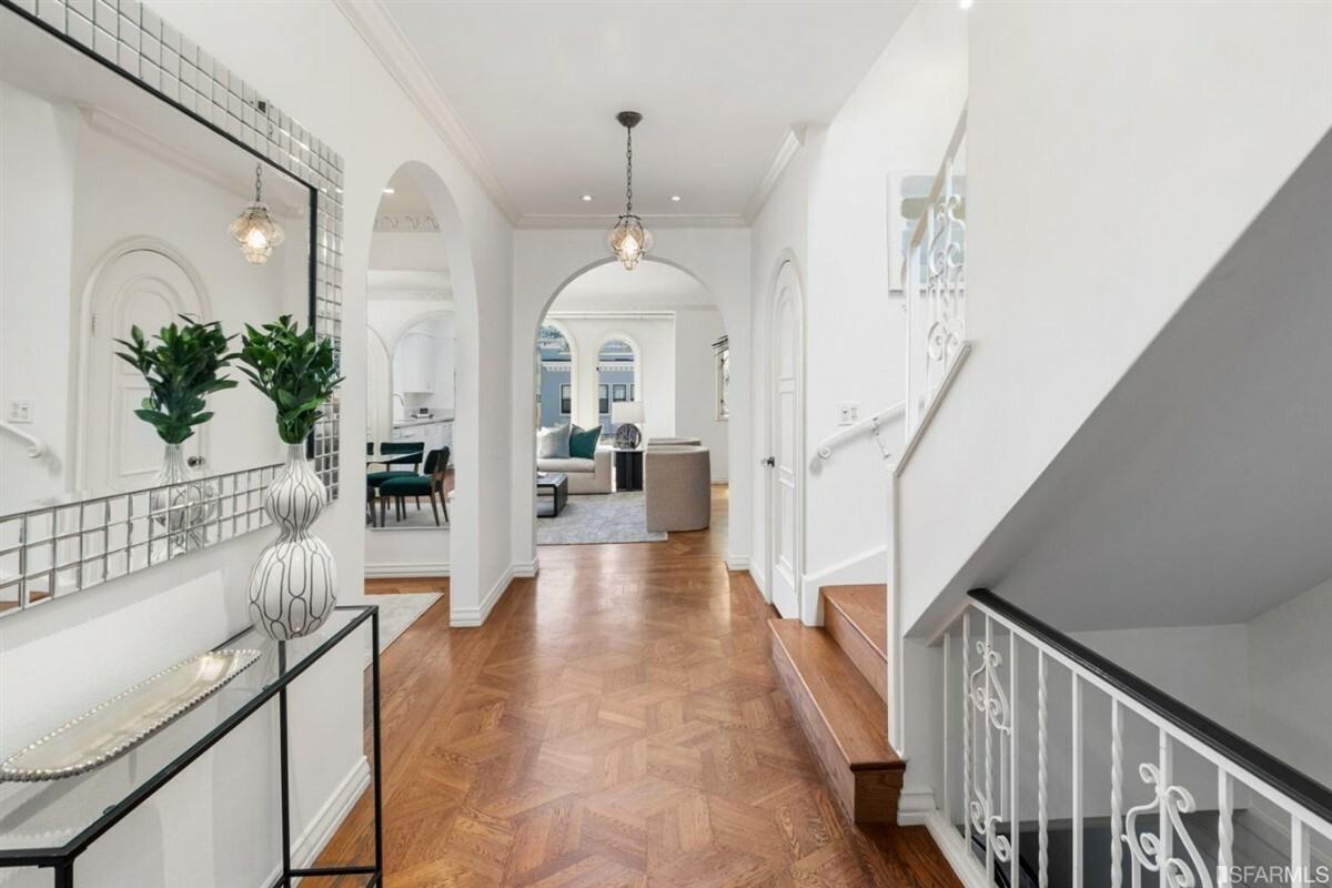 2324 Francisco St - Photo 2 of 50