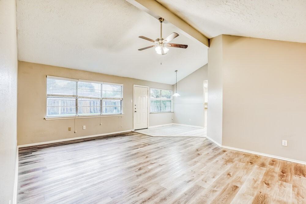 20115 Woodhall Ln - Photo 5 of 16