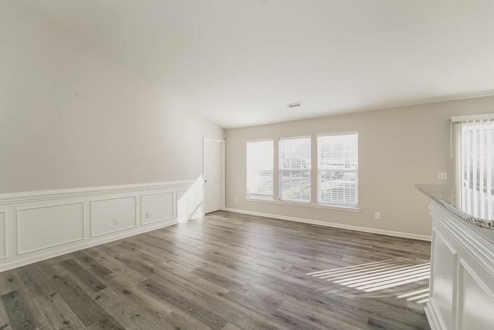 8224 Fox Swamp Rd - Photo 6 of 17