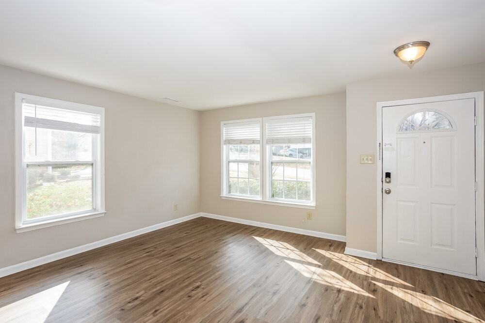 8804 Old Potters Rd - Photo 6 of 17