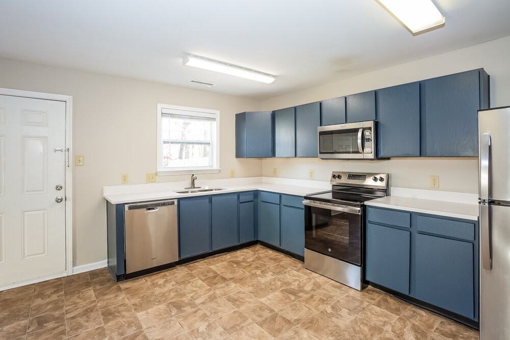 8804 Old Potters Rd - Photo 7 of 17