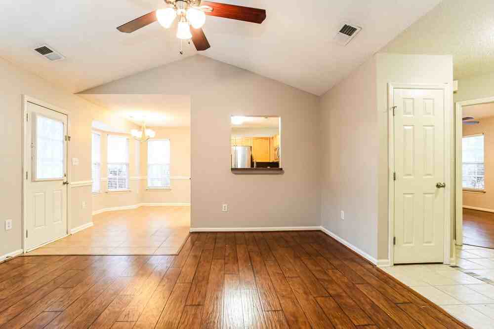 3238 Longspur Dr - Photo 5 of 16