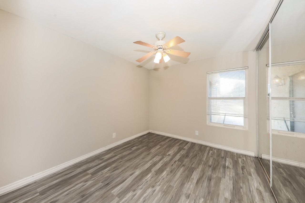 43102 Nairobi Dr - Photo 3 of 12