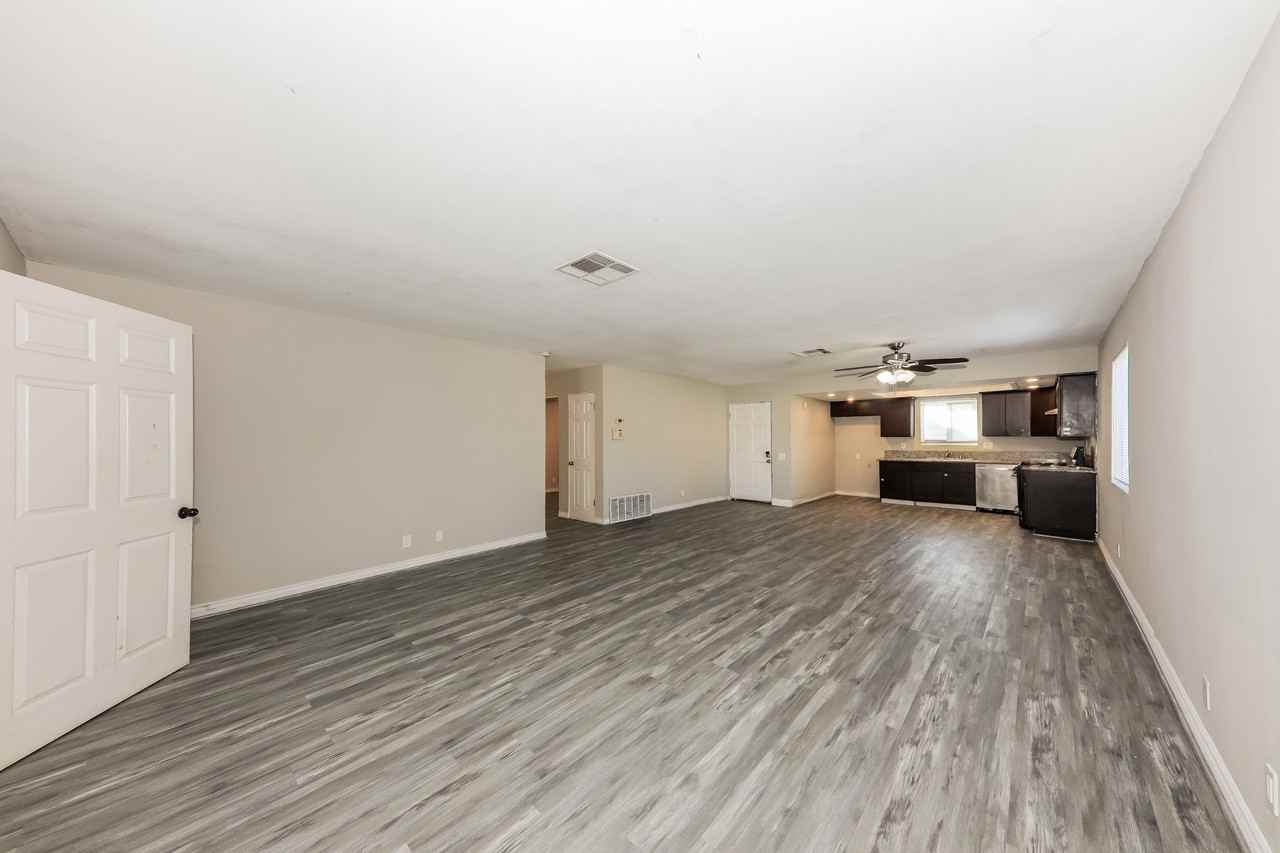 43102 Nairobi Dr - Photo 4 of 12