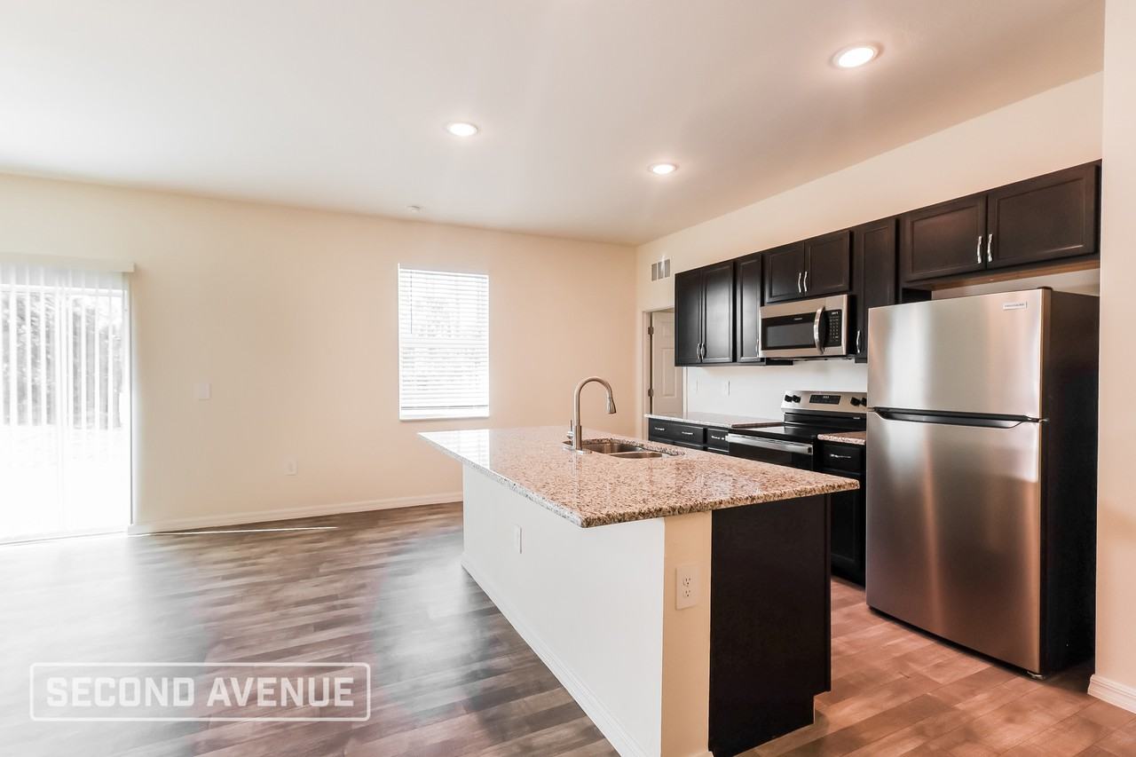 1004 S Lassonde St - Photo 3 of 23