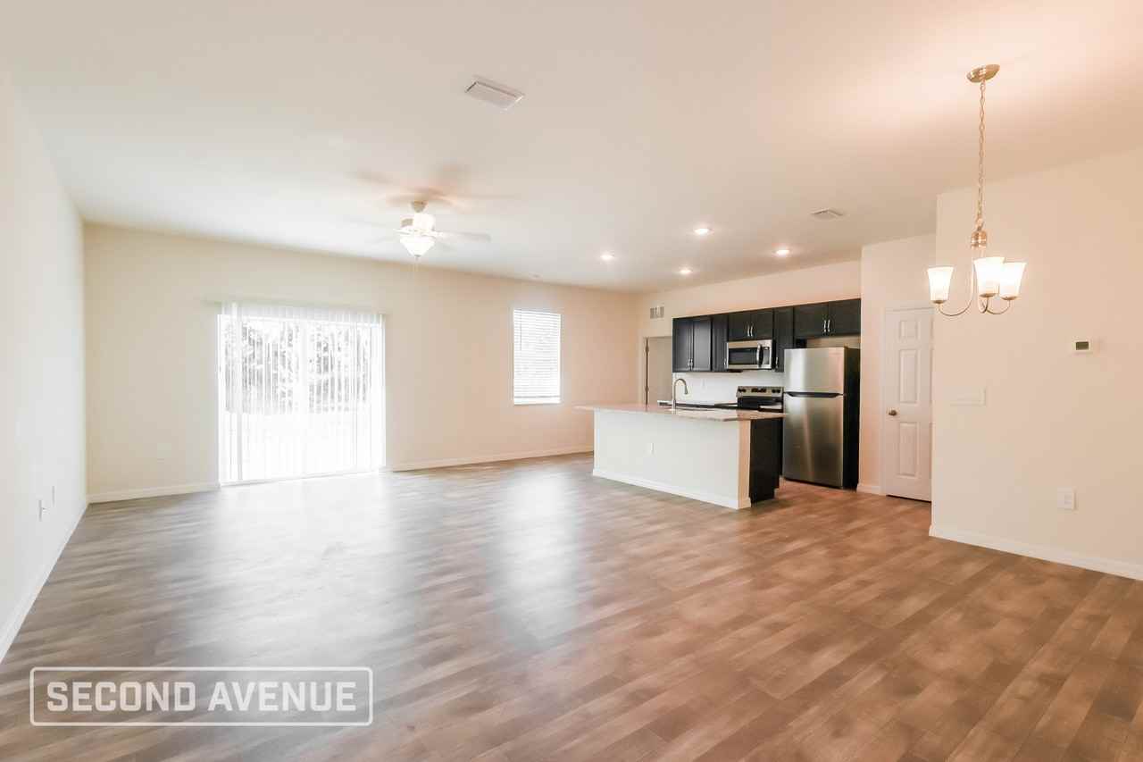 1928 Nabatoff St - Photo 7 of 20