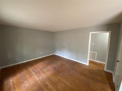 727 Chalklevel Road - Photo 4 of 26