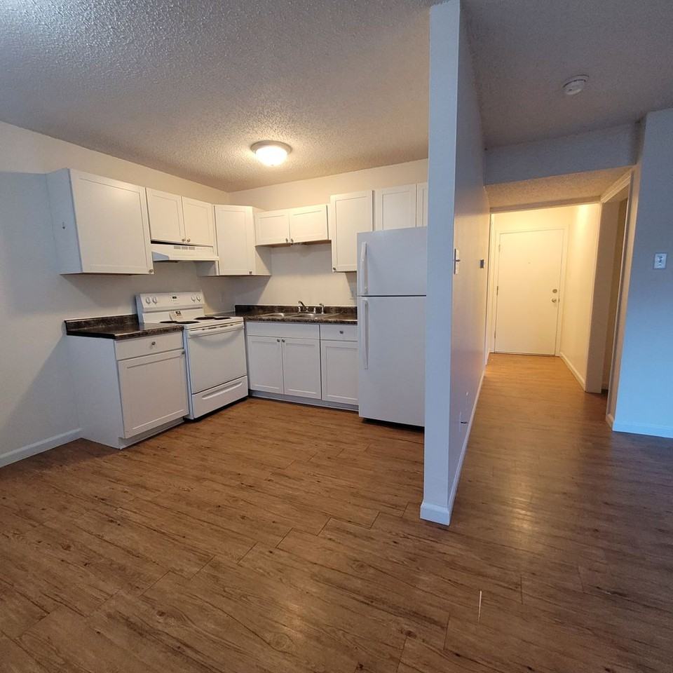 Super cute and Spacious Two - Photo 4 of 30