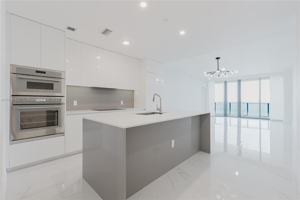 featured image of NE 23rd St & Biscayne Blvd