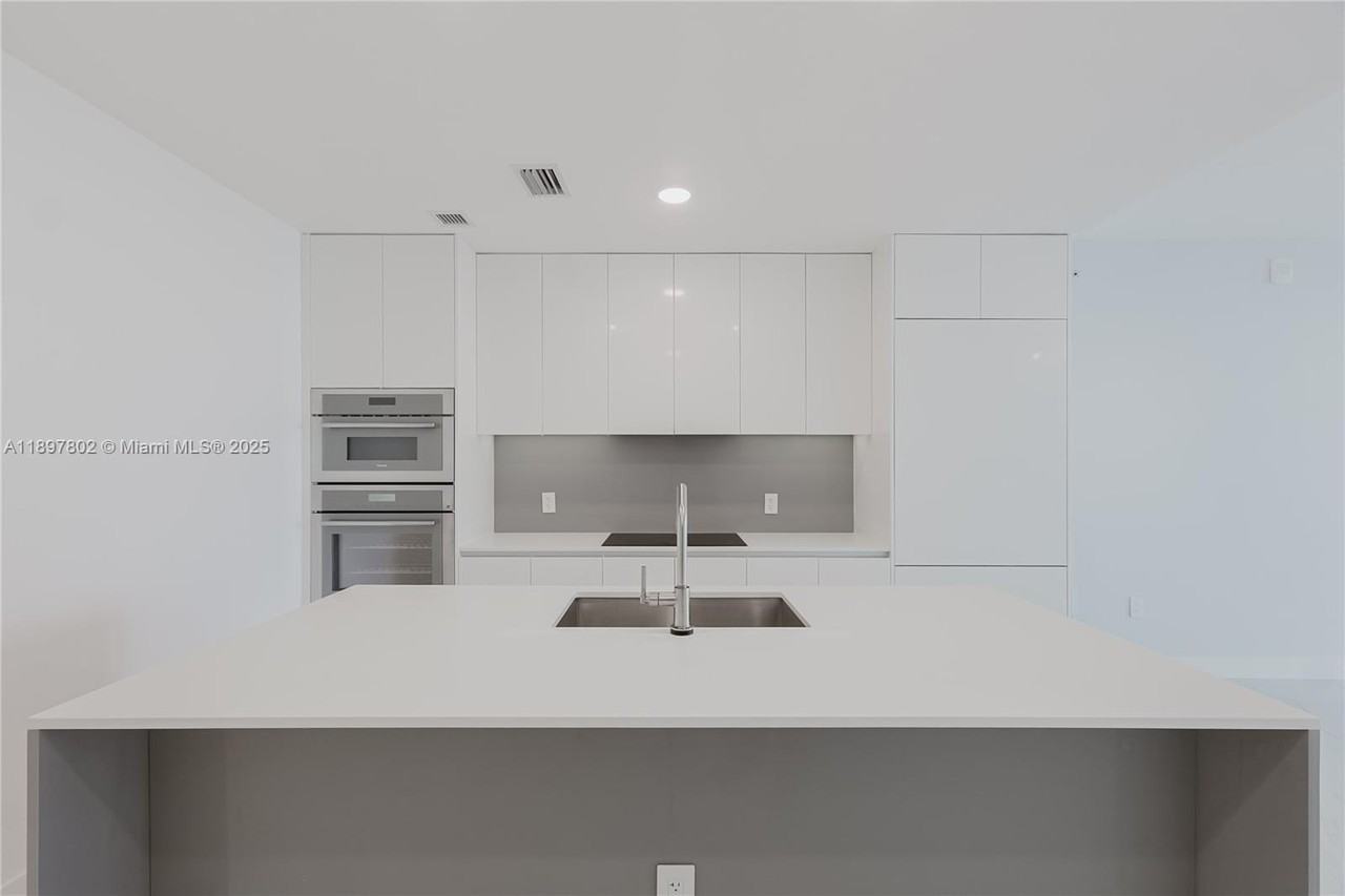 NE 23rd St & Biscayne Blvd - Photo 3 of 29