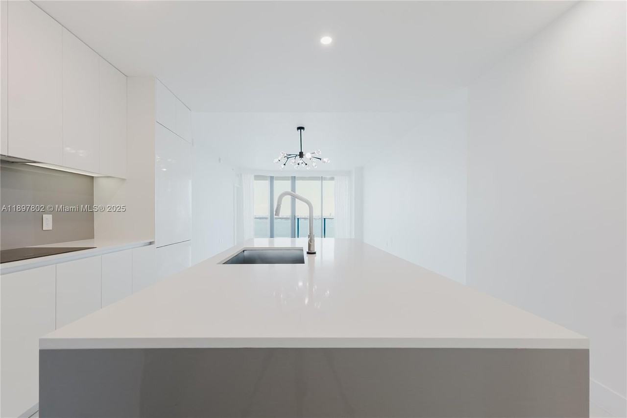 NE 23rd St & Biscayne Blvd - Photo 4 of 29