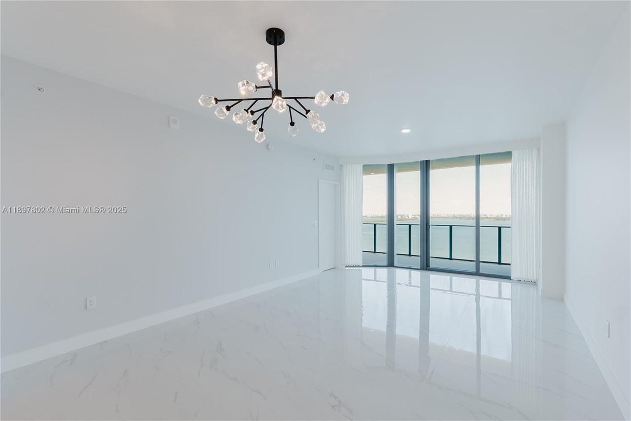 NE 23rd St & Biscayne Blvd - Photo 6 of 29