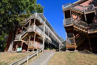 Cuming St Apartments - Photo 1 of 1