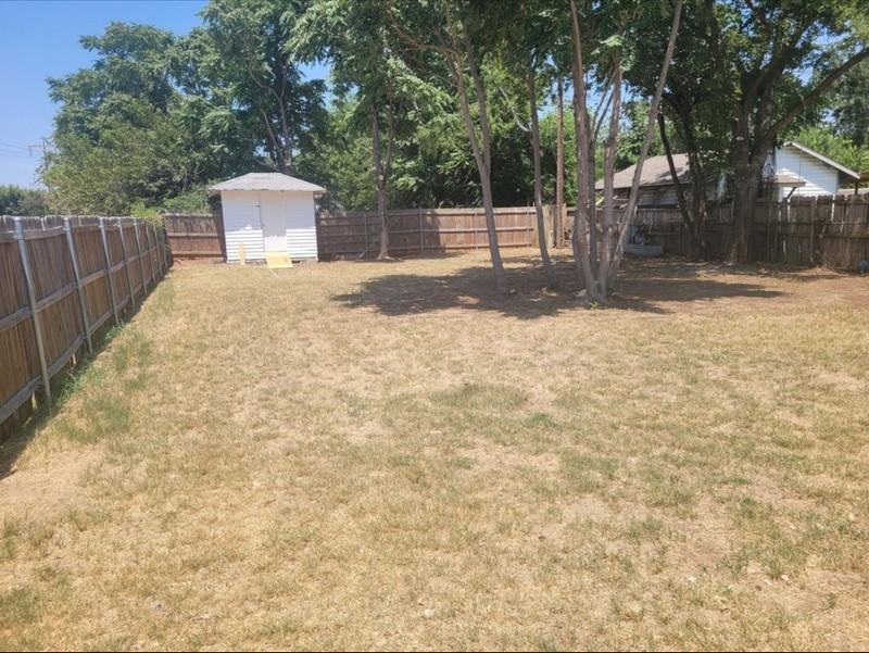 745 Nw 89th St - Photo 3 of 8