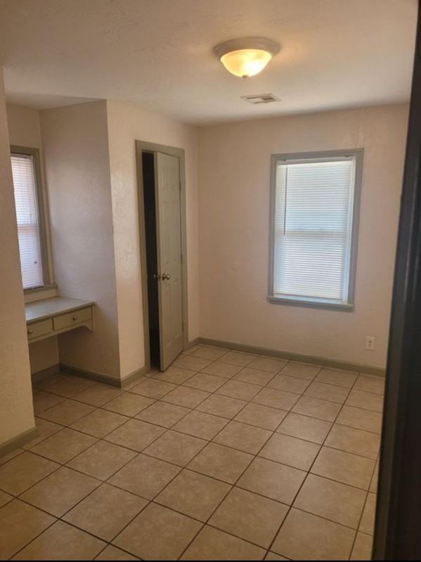 745 Nw 89th St - Photo 6 of 8