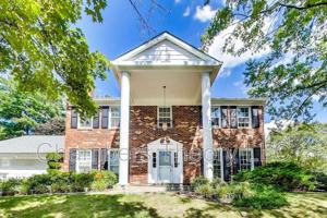 featured image of 1718 Crestview Drive