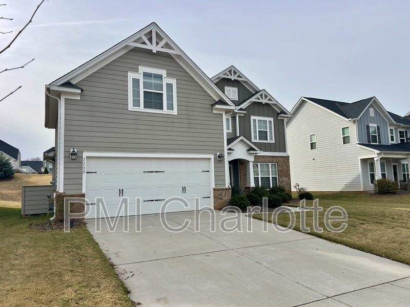 1135 Overlake Dr - Photo 2 of 30