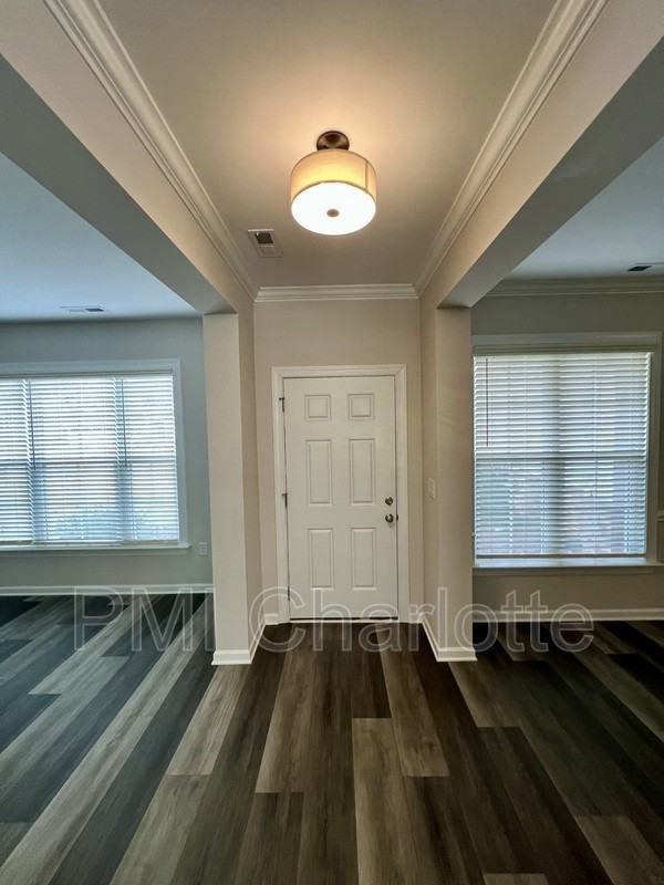 1135 Overlake Dr - Photo 4 of 30