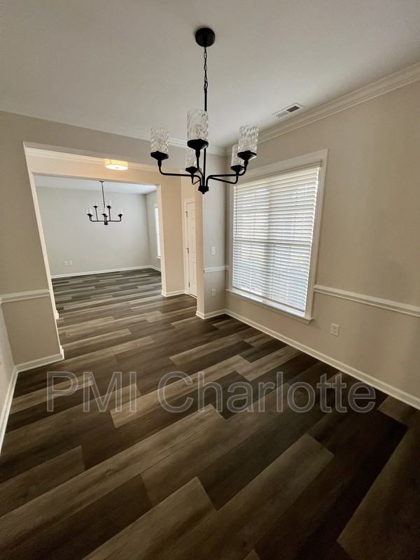 1135 Overlake Dr - Photo 5 of 30