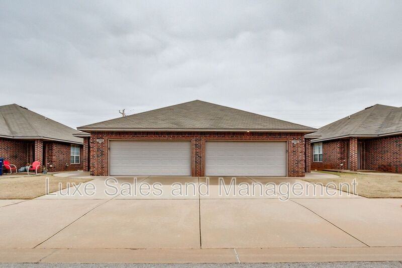 1308 Garden Gate Dr #A - Photo 3 of 46