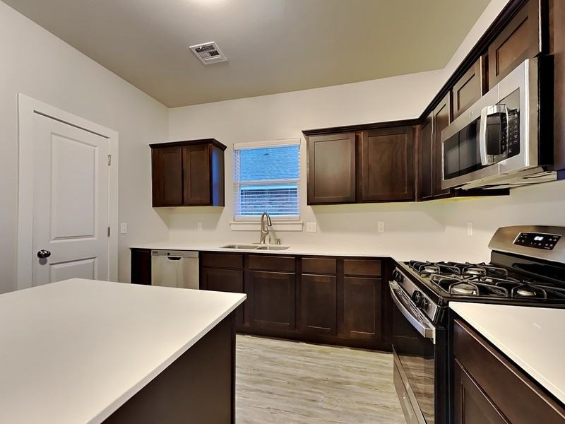 14308 Peach Tree Dr - Photo 5 of 19