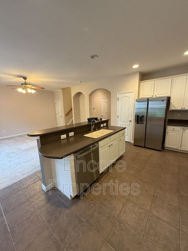 6824 Middleboro Dr - Photo 3 of 16