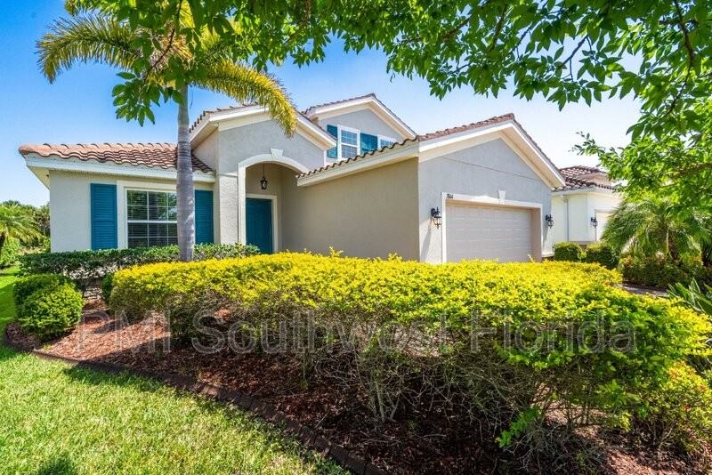 2844 Esmeralda Dr - Photo 3 of 39