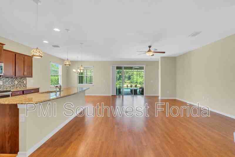 2844 Esmeralda Dr - Photo 5 of 39