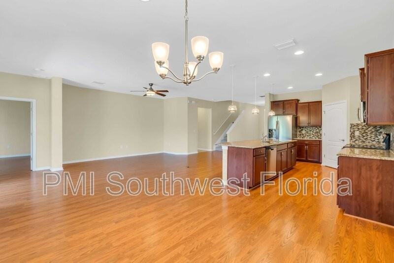 2844 Esmeralda Dr - Photo 7 of 39