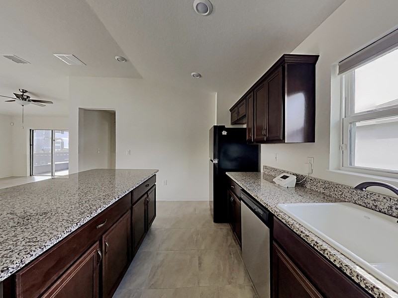 4600 Glencrest Loop - Photo 4 of 19