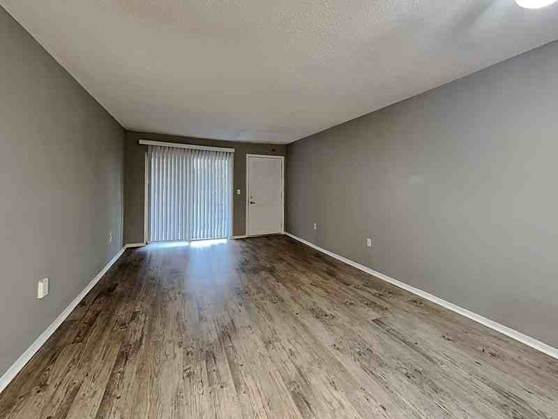 476 Banyon Tree Cir #102 - Photo 2 of 15