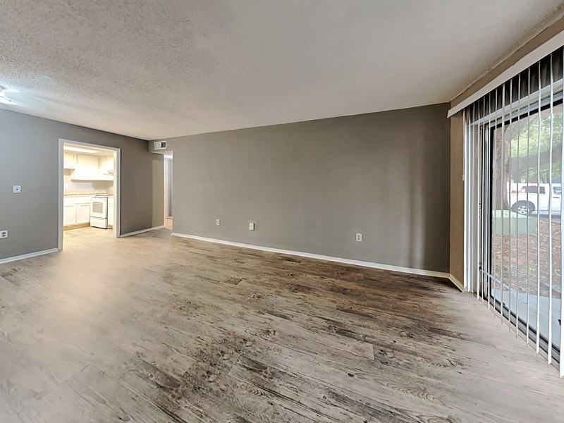 476 Banyon Tree Cir #102 - Photo 5 of 15