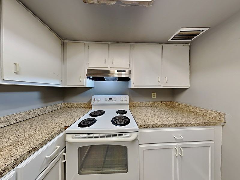 476 Banyon Tree Cir #102 - Photo 7 of 15