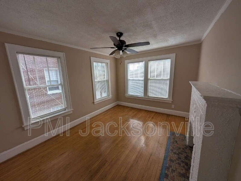 2623 College St - Photo 2 of 15