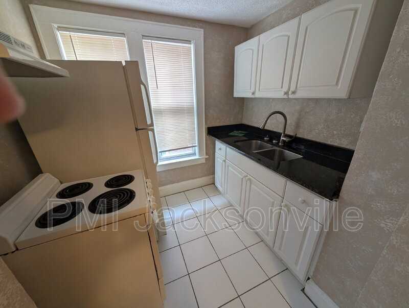 2623 College St - Photo 4 of 15