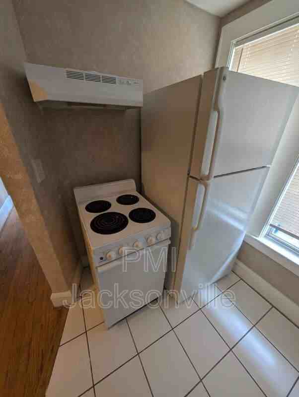 2623 College St - Photo 5 of 15