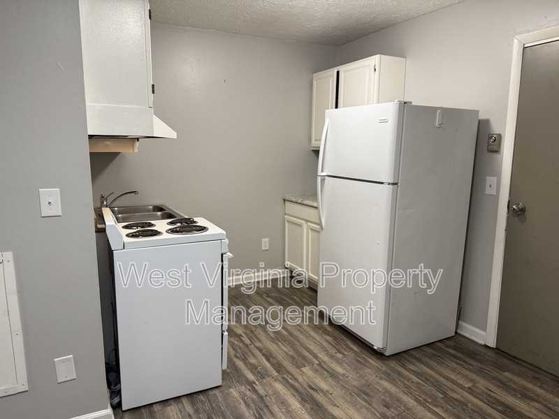 852 Mercer St #4 - Photo 3 of 7