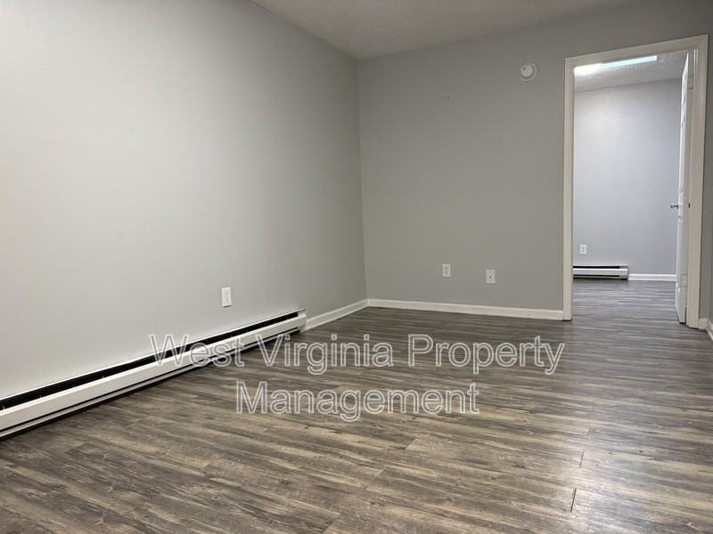 852 Mercer St #4 - Photo 4 of 7