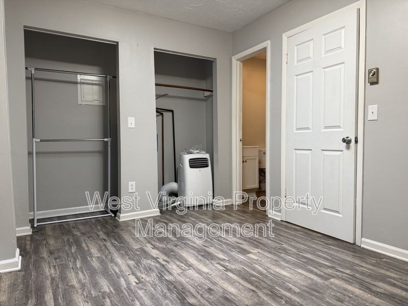 852 Mercer St #4 - Photo 6 of 7