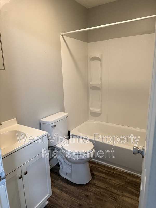 852 Mercer St #4 - Photo 7 of 7