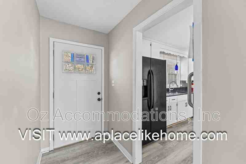 515 E Sheridan St - Photo 4 of 31