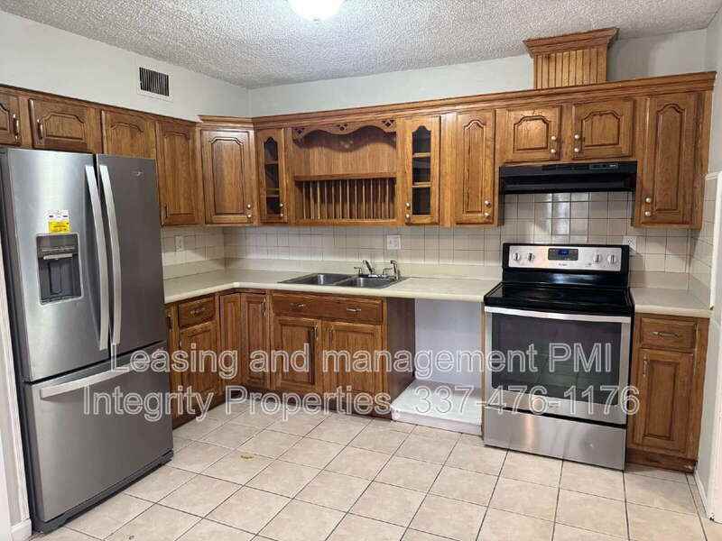 409 Marseilles Drive - Photo 3 of 15