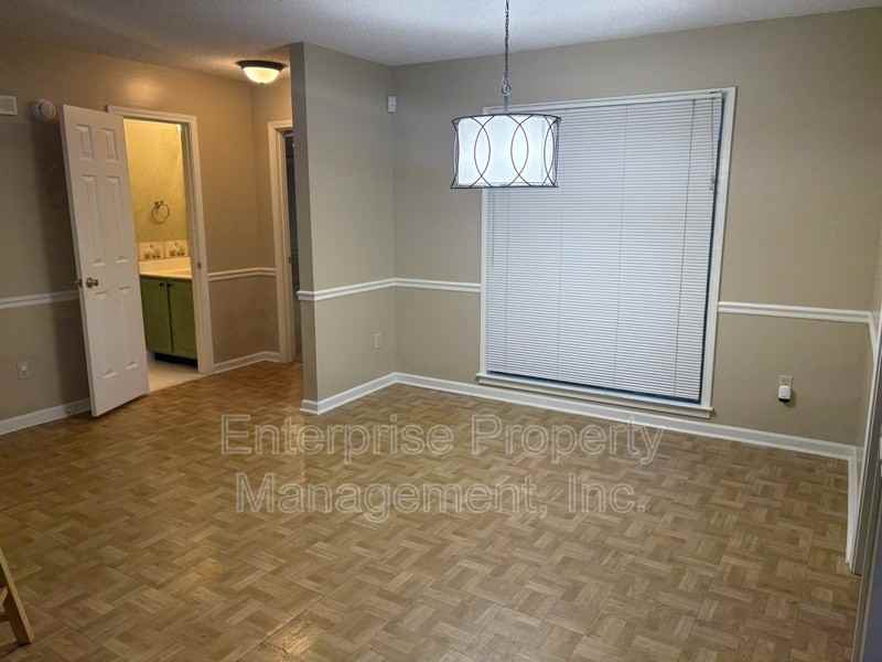 6894 Hedgewood Ln - Photo 5 of 26