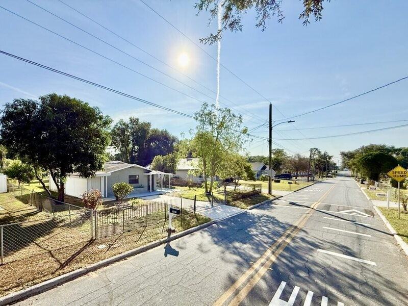 1221 Jewel Ave - Photo 4 of 50