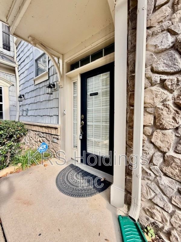 13960 Greendale Dr - Photo 2 of 31