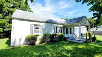 featured image of 2801 Maple Street #B