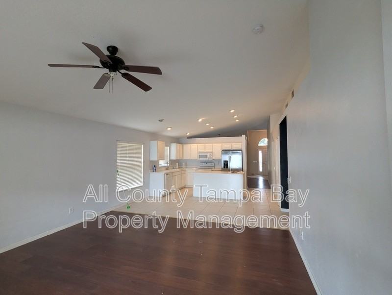 17336 Whisper Breeze Way - Photo 4 of 15