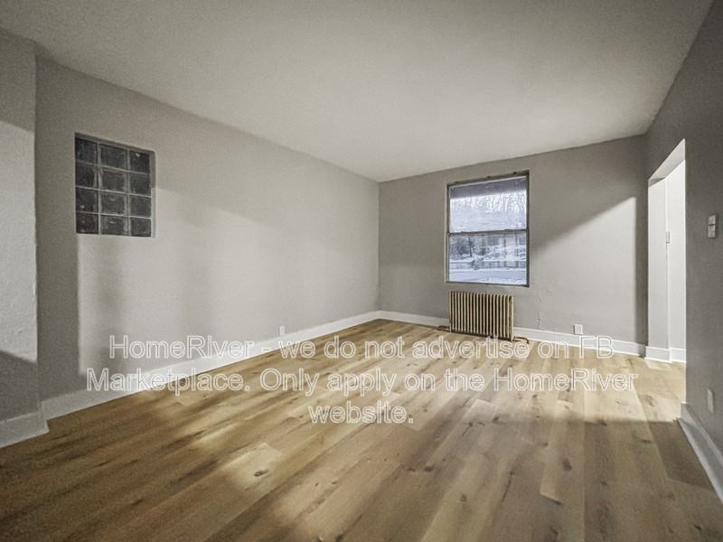 300 Fleet St - Photo 5 of 20